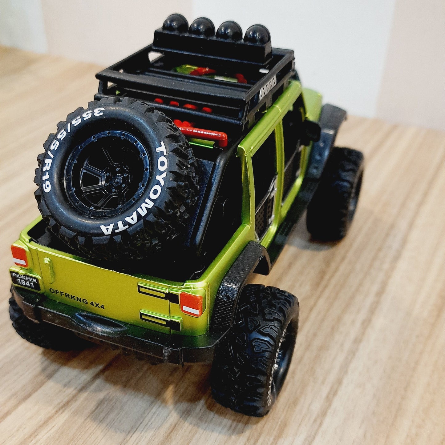 Offroad Truck 1:24 Diecast Scale Model