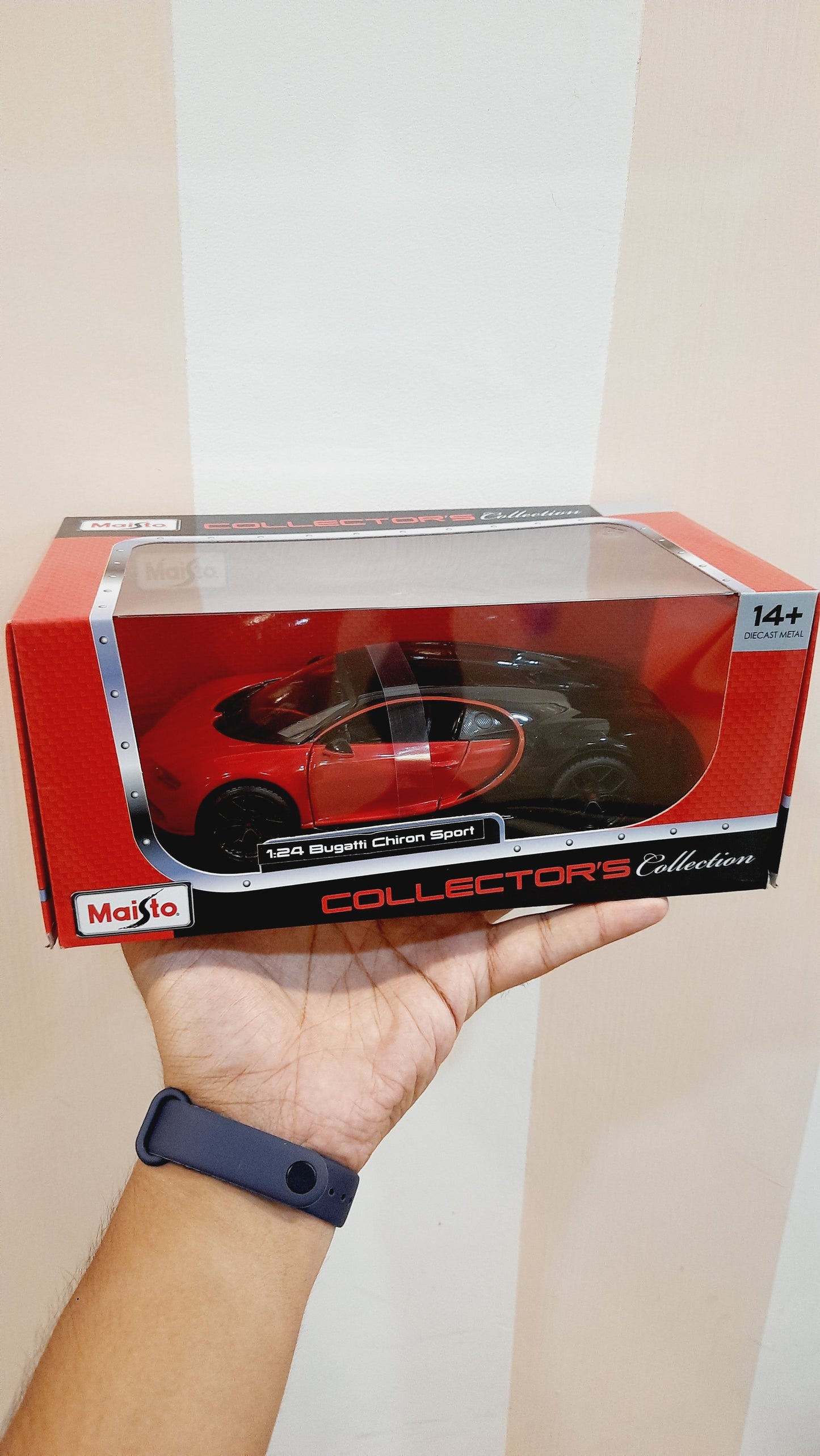 Maisto Bugatti Chiron Sport Diecast Scale Model 1:24
