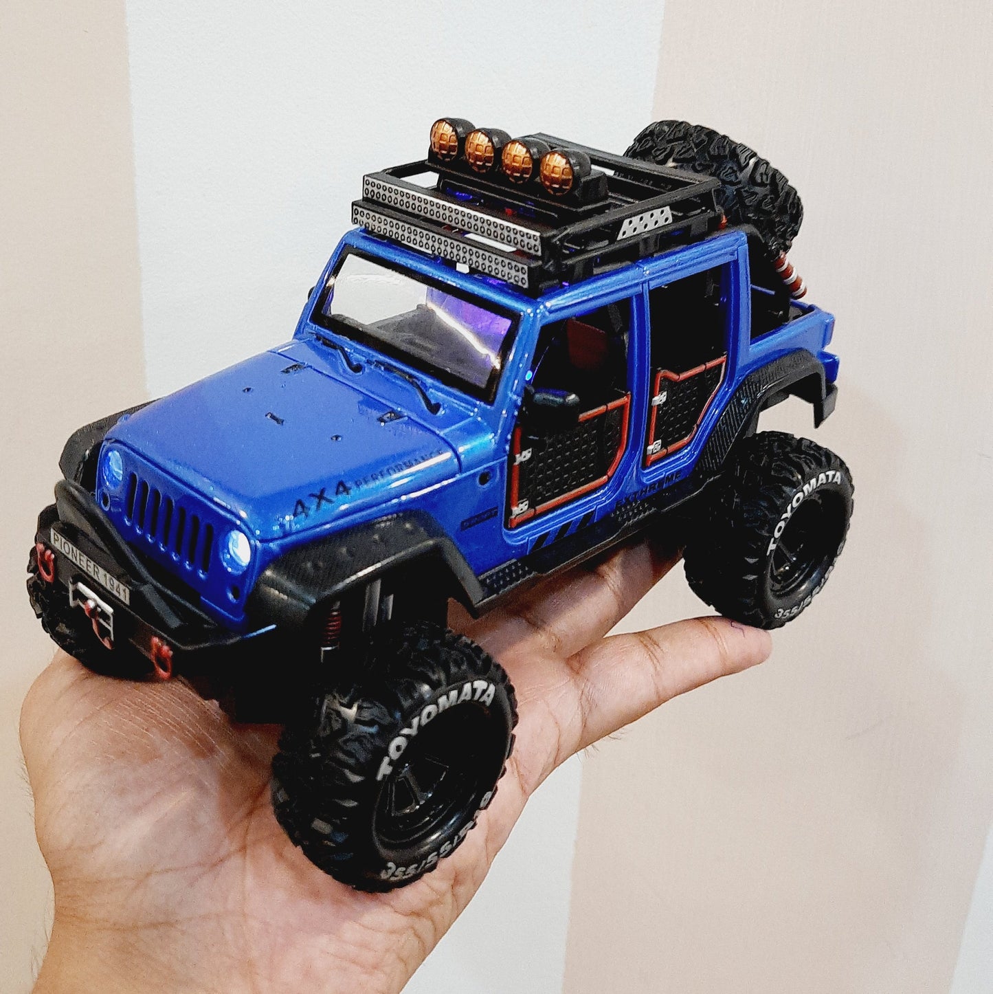 Offroad Truck 1:24 Diecast Scale Model
