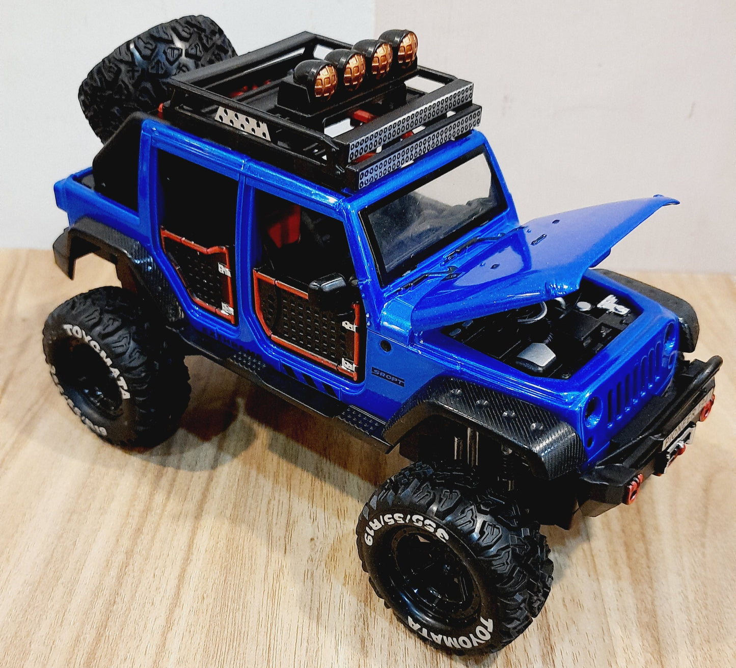 Offroad Truck 1:24 Diecast Scale Model