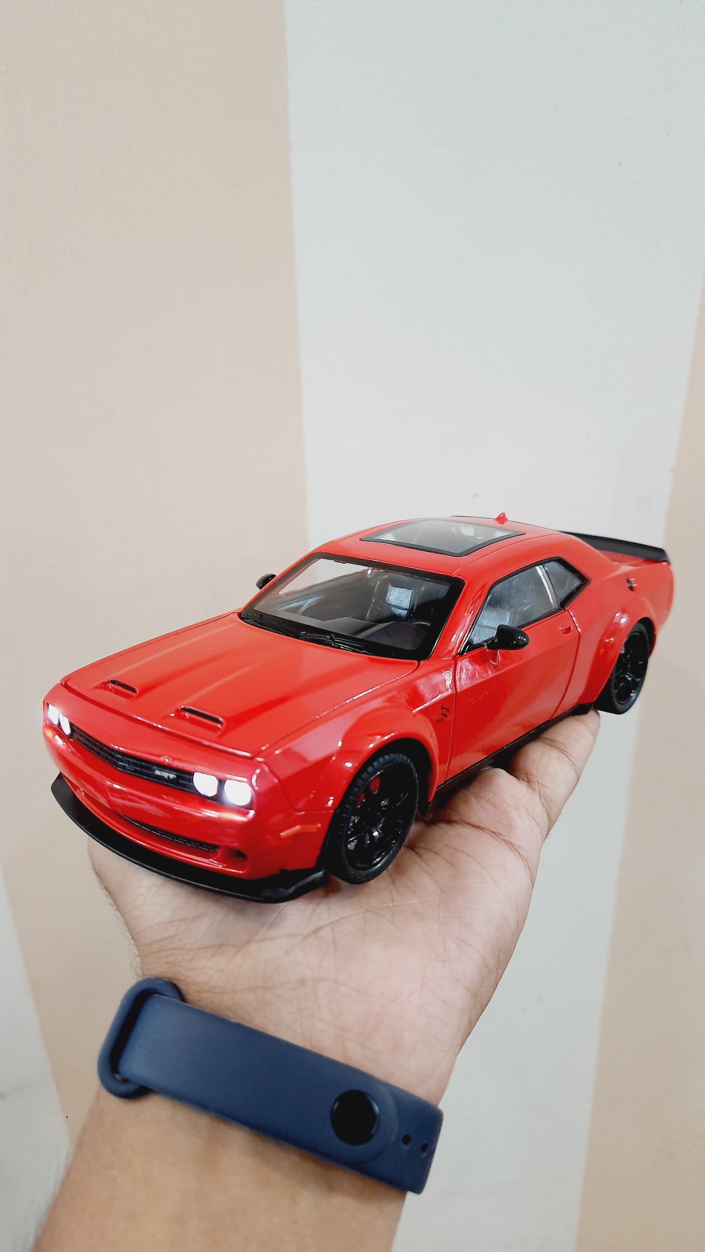 Dodge Challenger SRT Diecast Scale Model 1:24