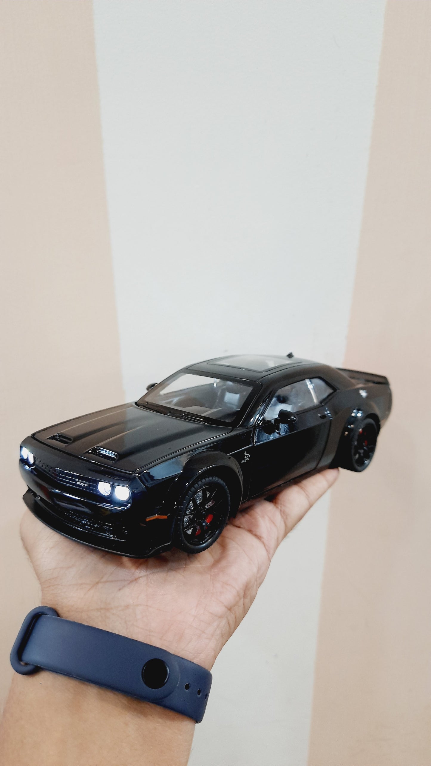 Dodge Challenger SRT Diecast Scale Model 1:24