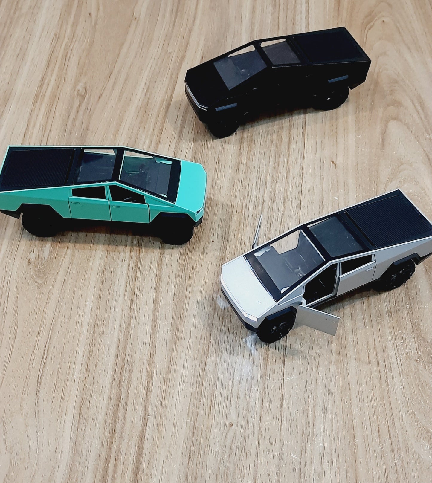Tesla Diecast Scale Model Car 1:36