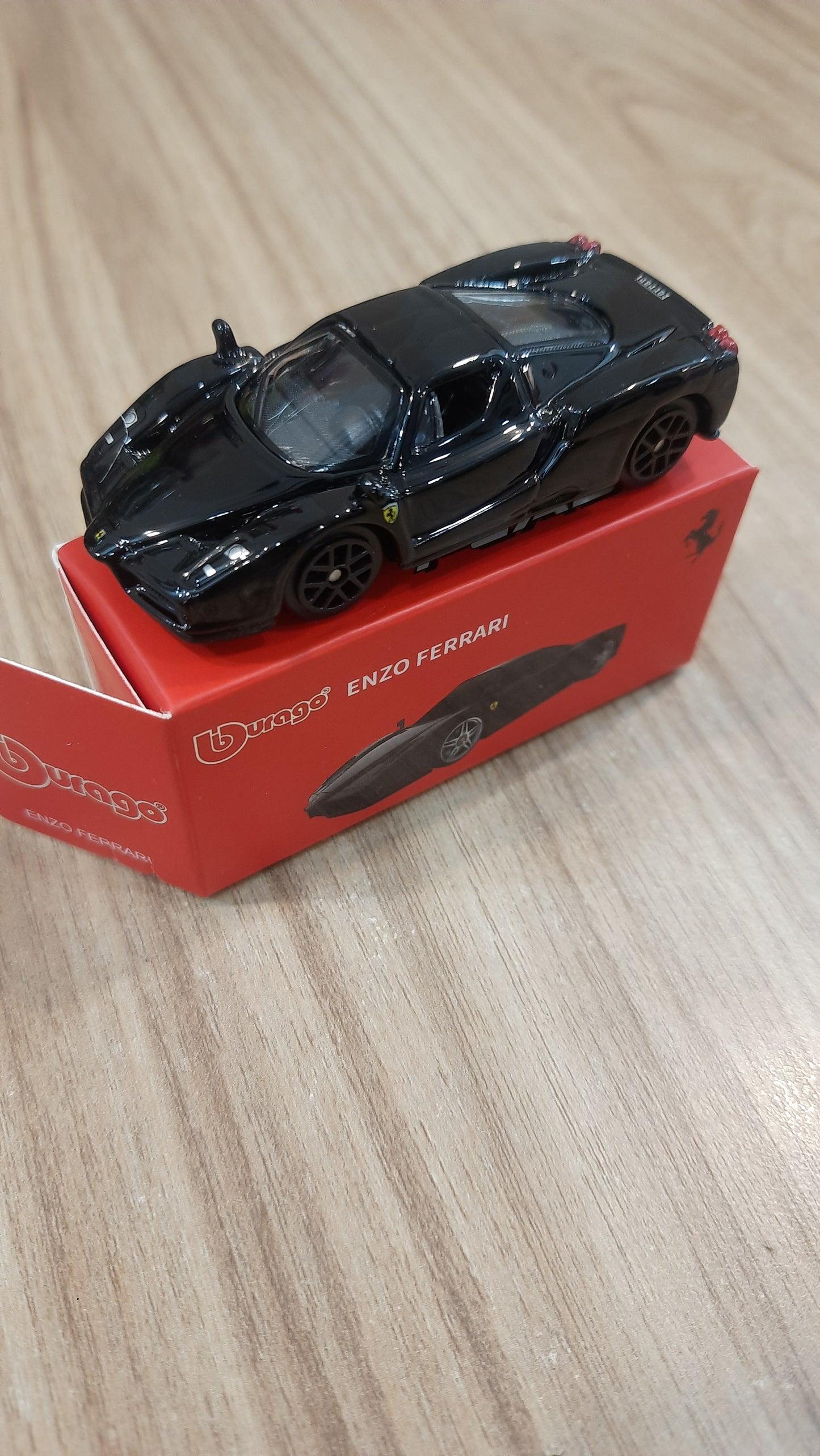 Bburago ENZO Ferrari 1:64 Licensed Diecast Scale Model Car