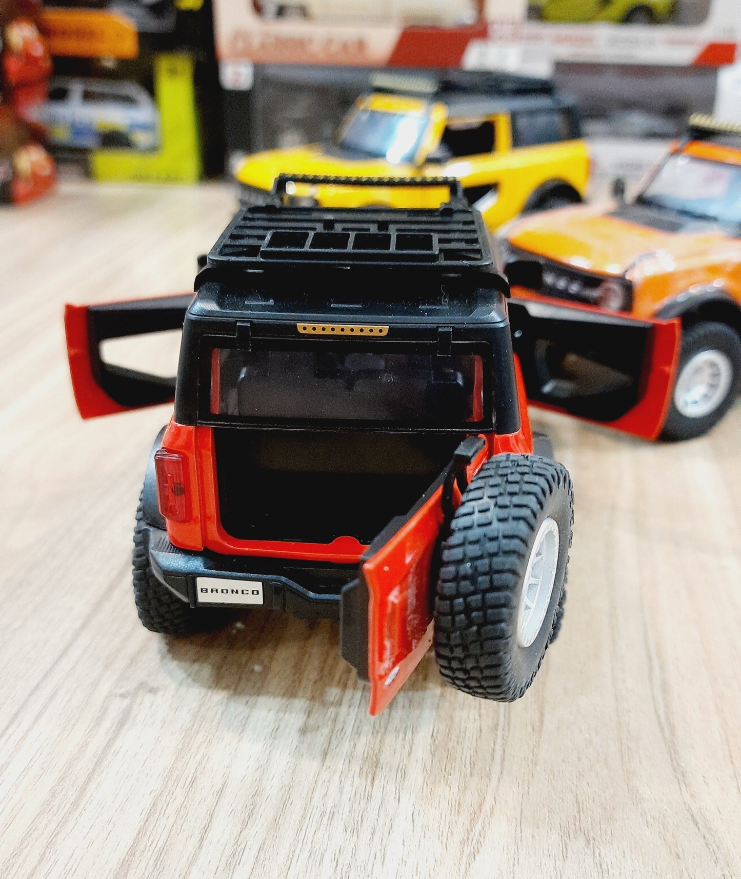 Ford Bronco Diecast Scale Model Car 1:32