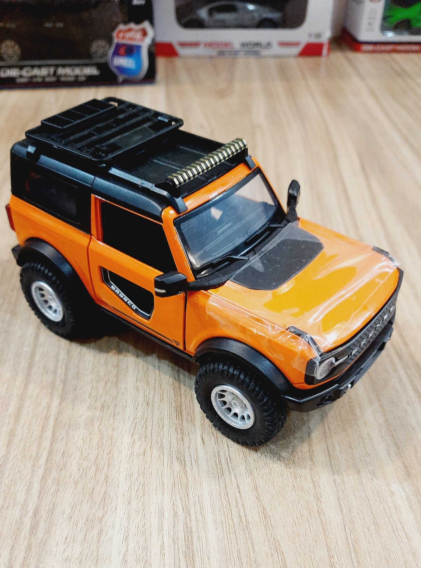 Ford Bronco Diecast Scale Model Car 1:32