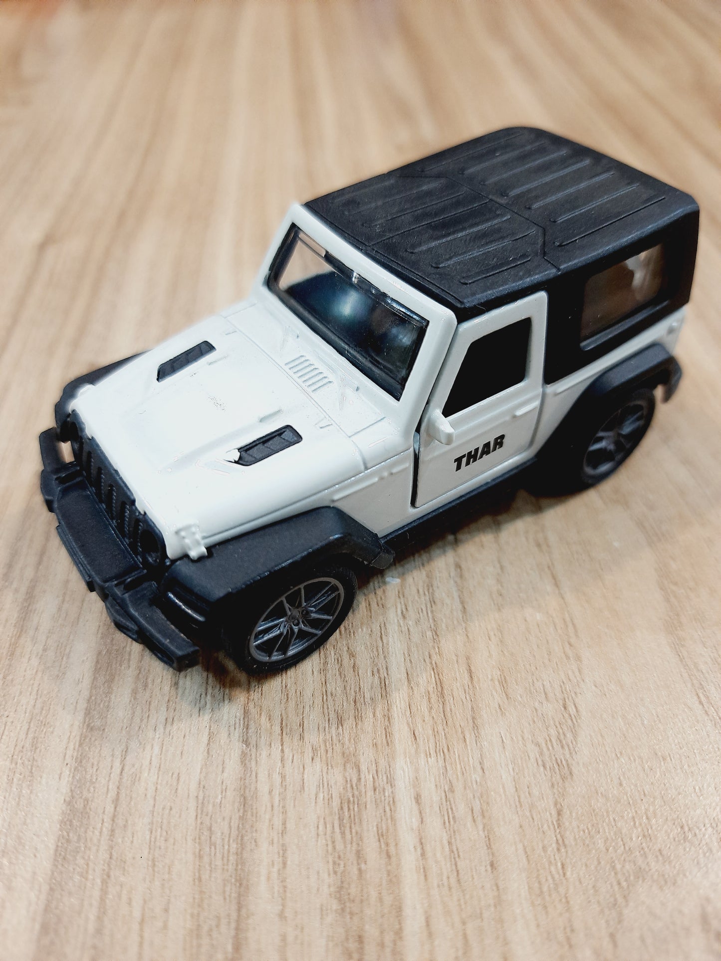 Thar Diecast Scale Model Car 1:36