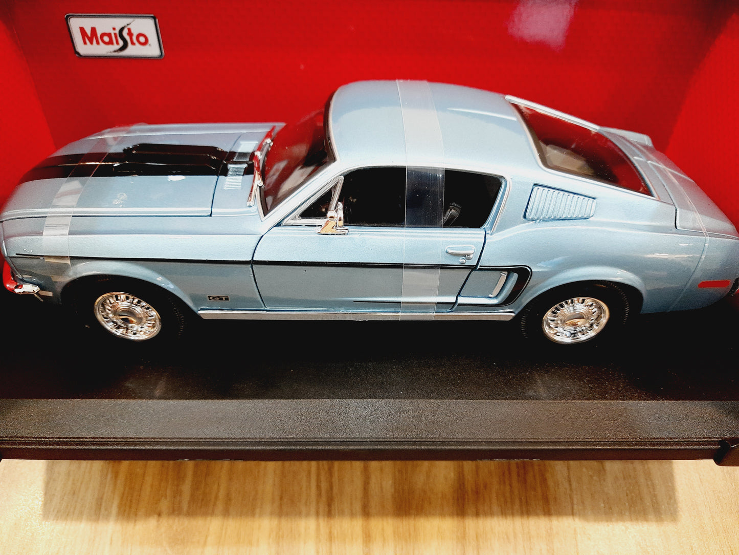 Maisto 1968 Ford Mustang GT Cobra Jet Diecast Scale Model 1:18