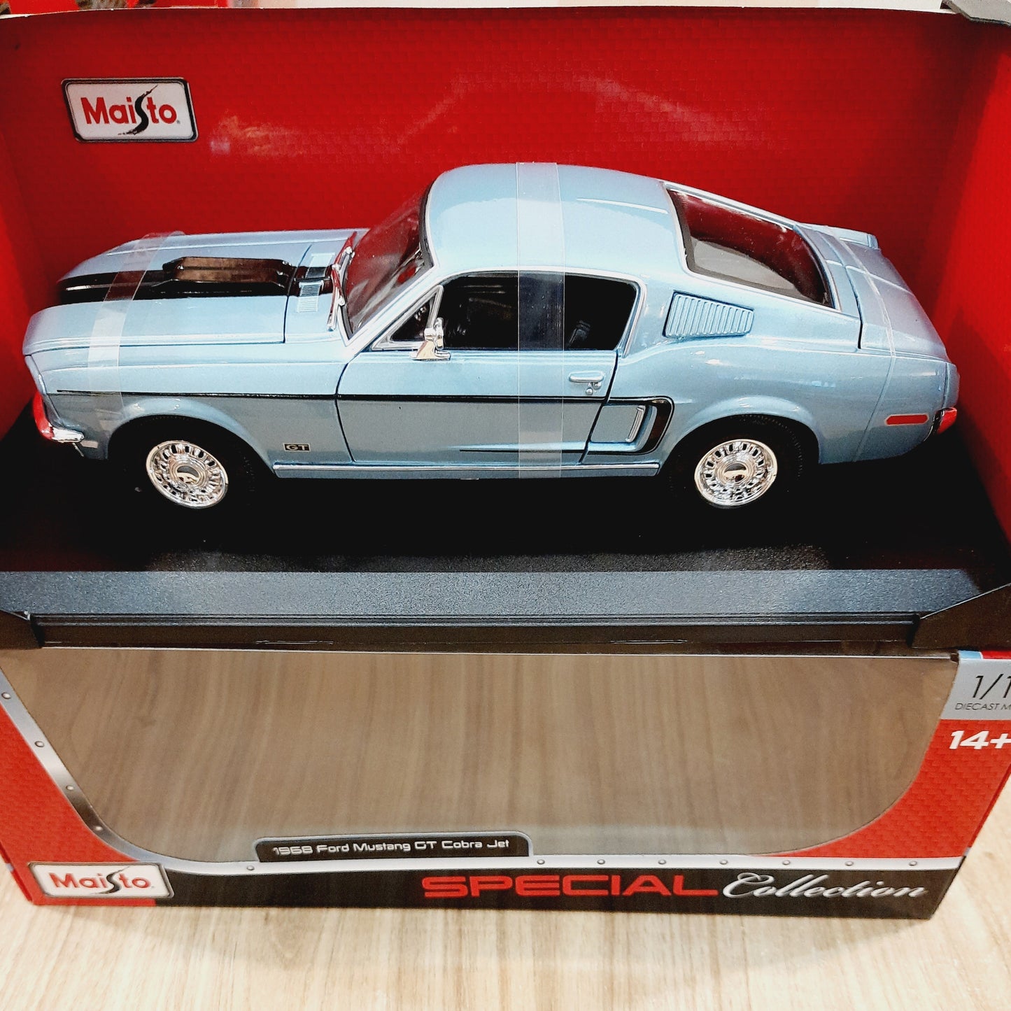 Maisto 1968 Ford Mustang GT Cobra Jet Diecast Scale Model 1:18