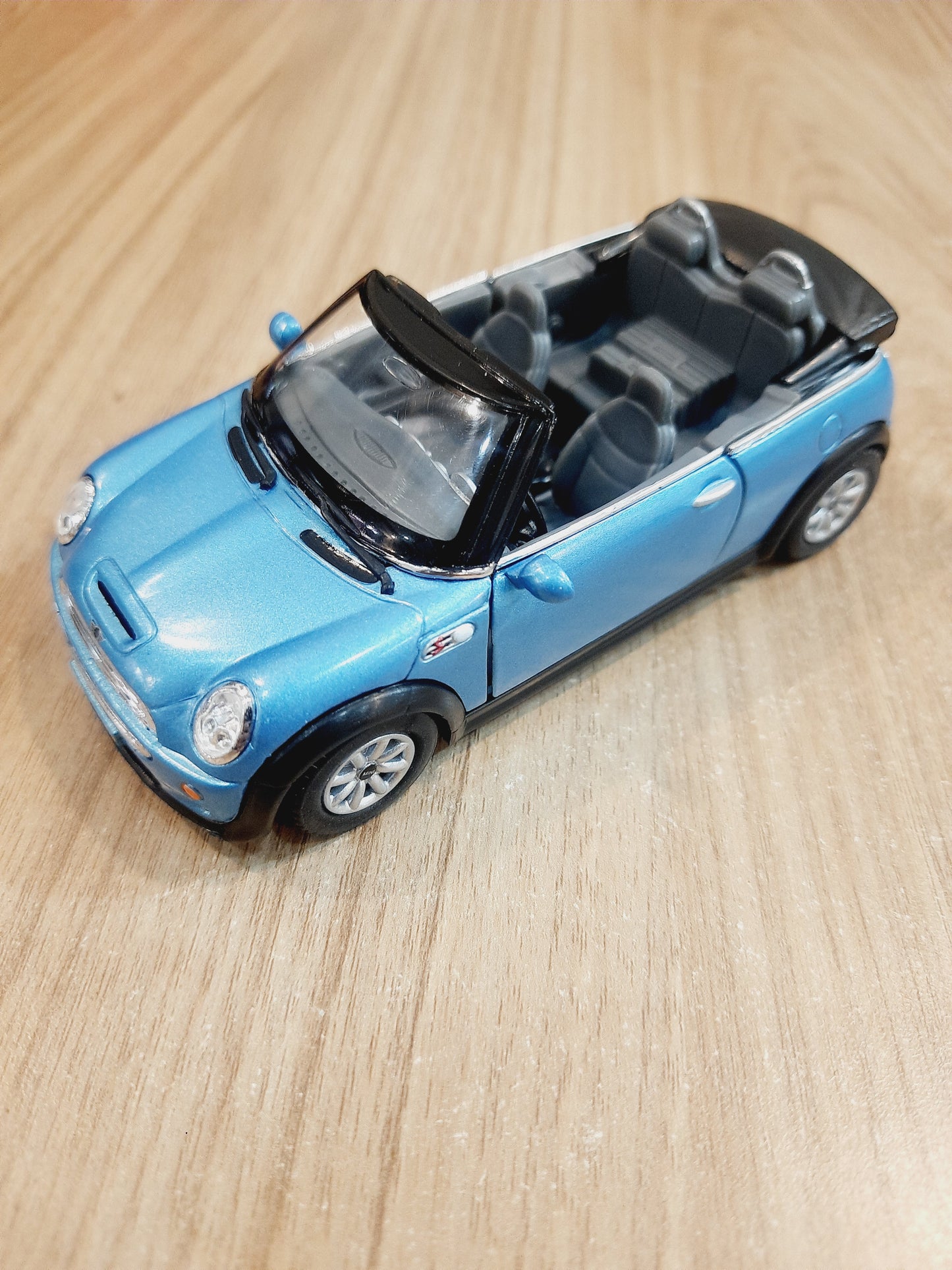 Kinsmart Mini Cooper S Convertible Diecast Scale Model 1:28