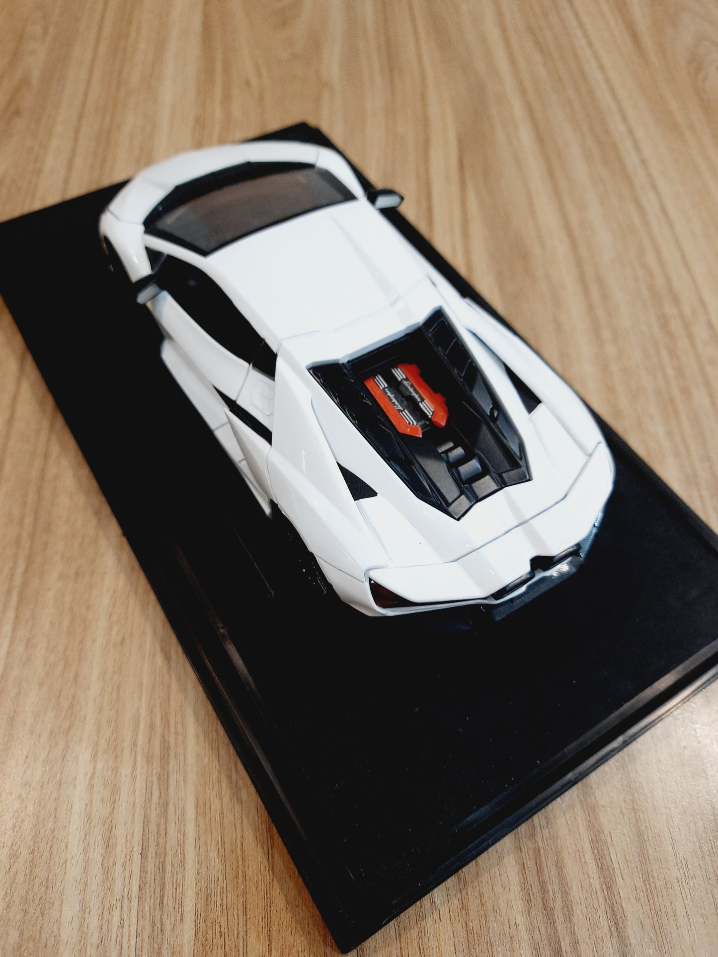Lamborghini Revuelto 1:24 Diecast Scale Model