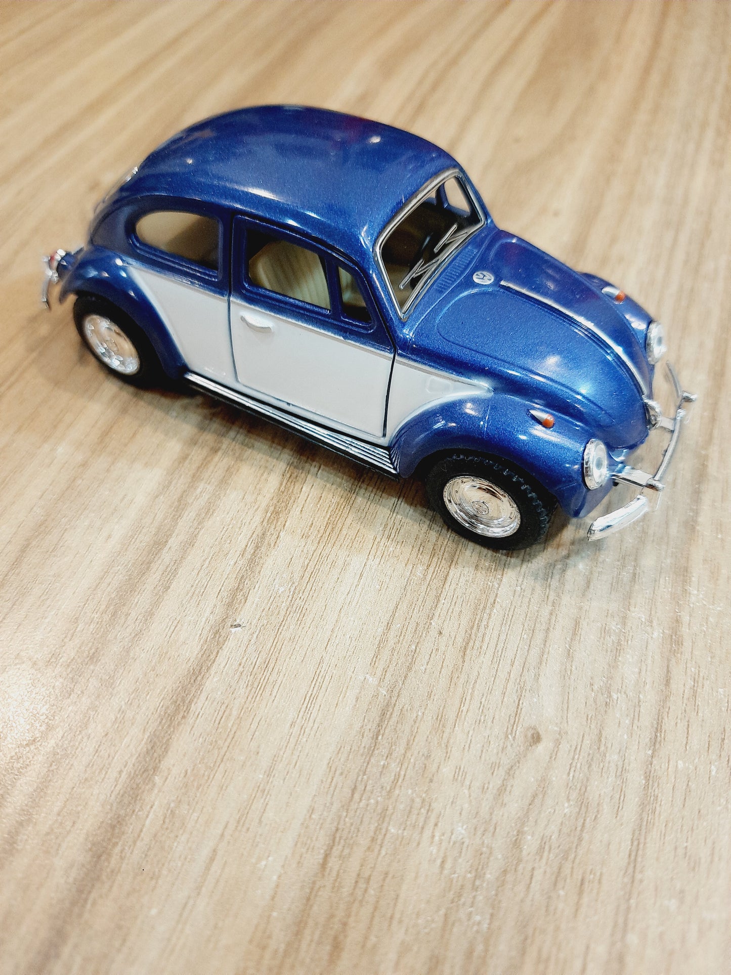 Kinsmart Volkswagen Classical Beetle 1967 Diecast Scale Model 1:32