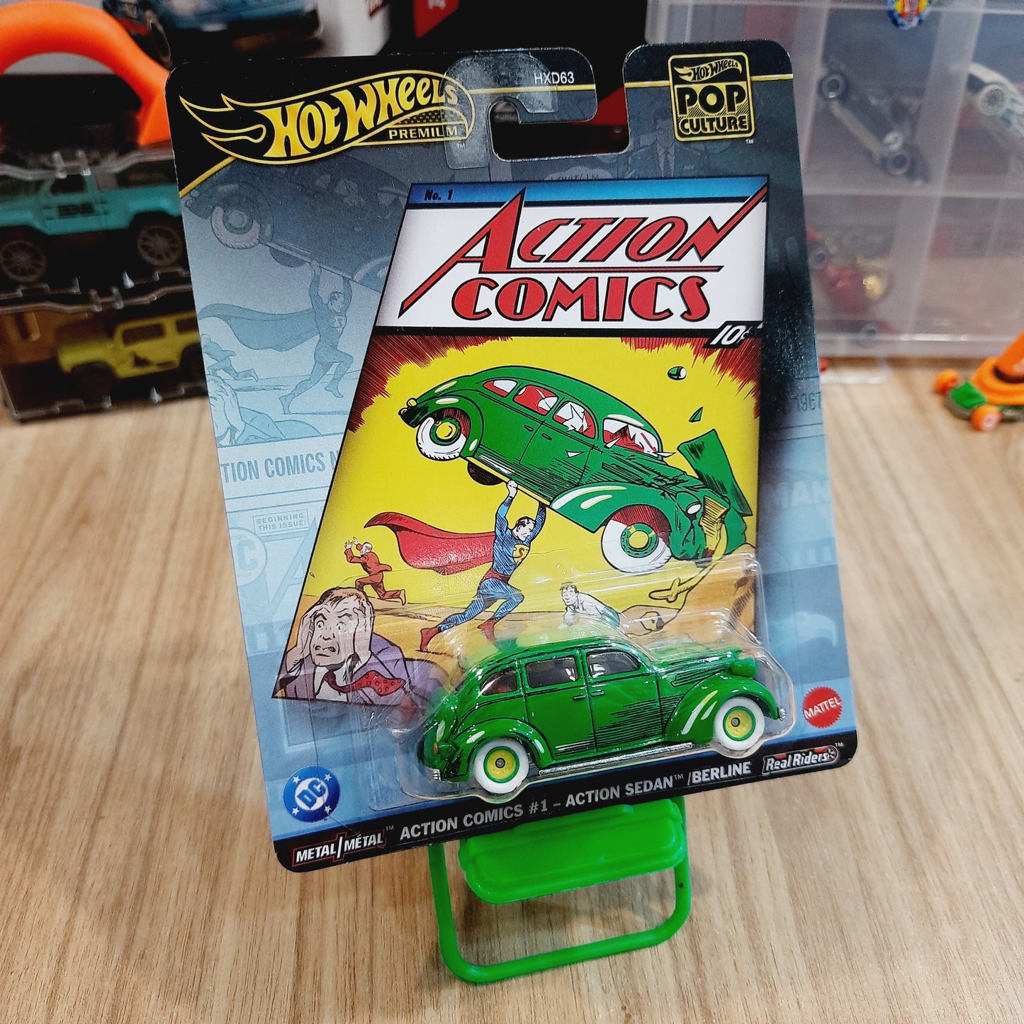 Hot Wheels Premium - Action Comics #1 - Action Sedan/Berline (HXD63)