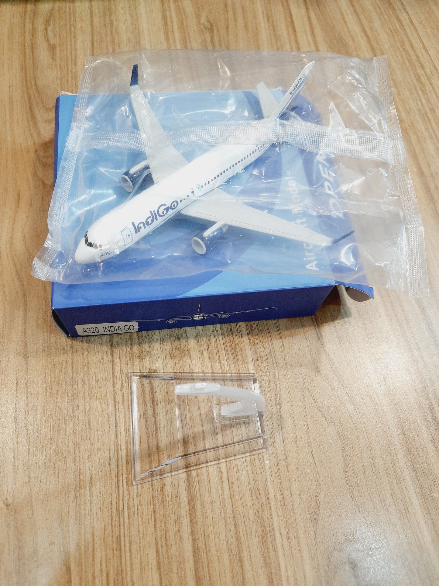 A320 Indi Go Airlines Diecast Scale Model (15 cm)