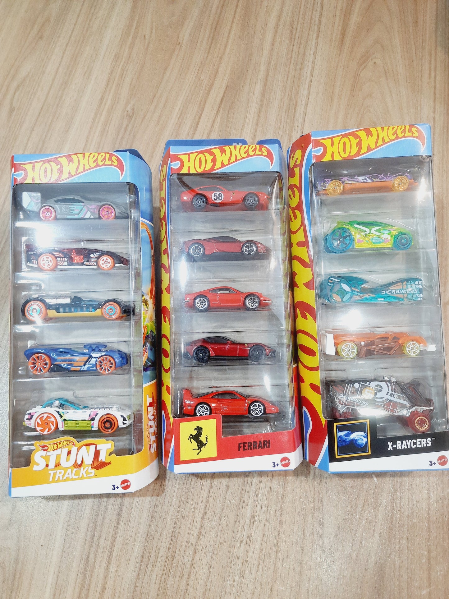 Hot Wheels Ferrari, Stunt Tracks & X Raycers 5 pack