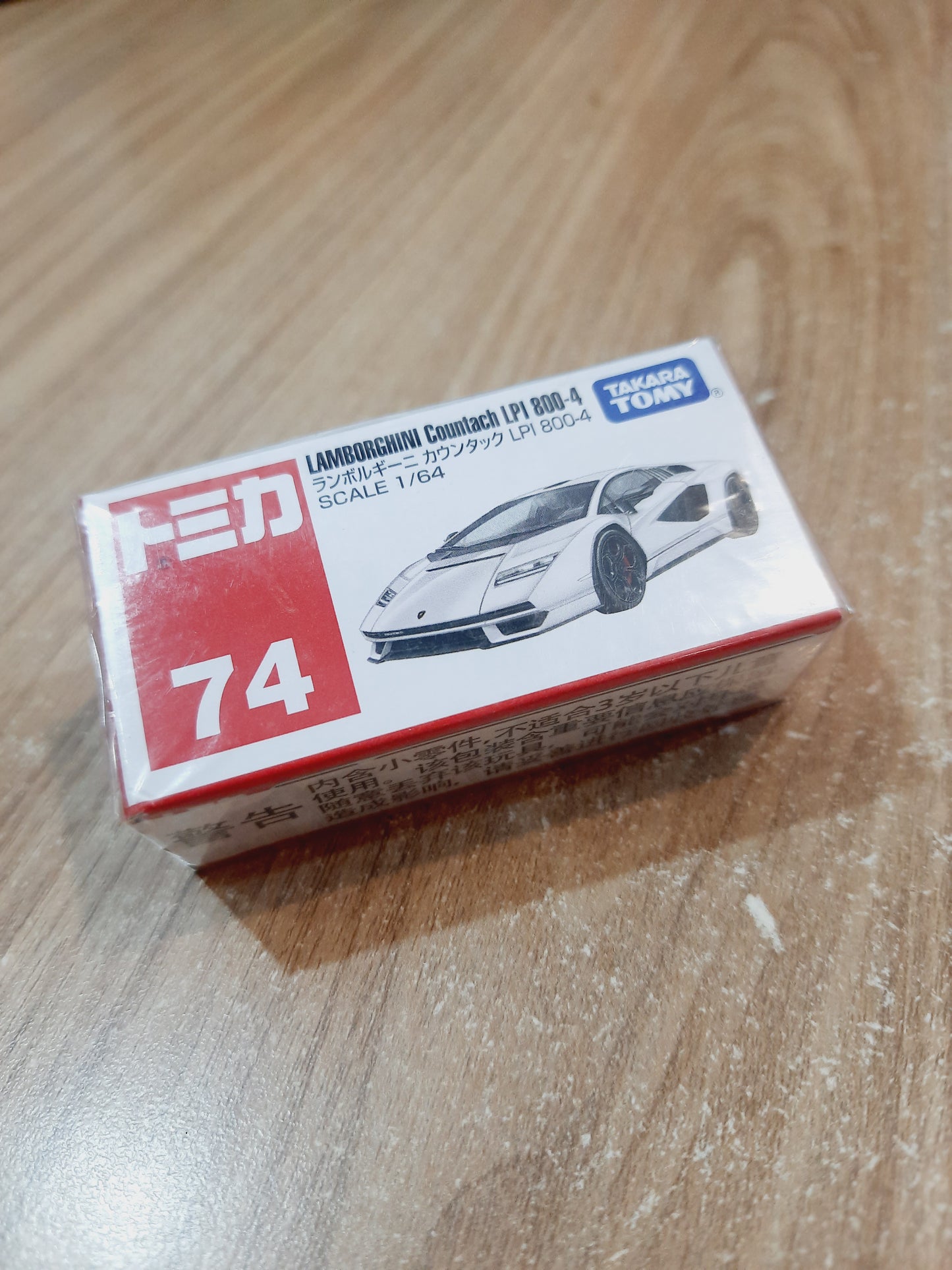 Tomica Lamborghini Countach LPI 800-4 1:64 TAKARA TOMY 74 Diecast Scale Model Car
