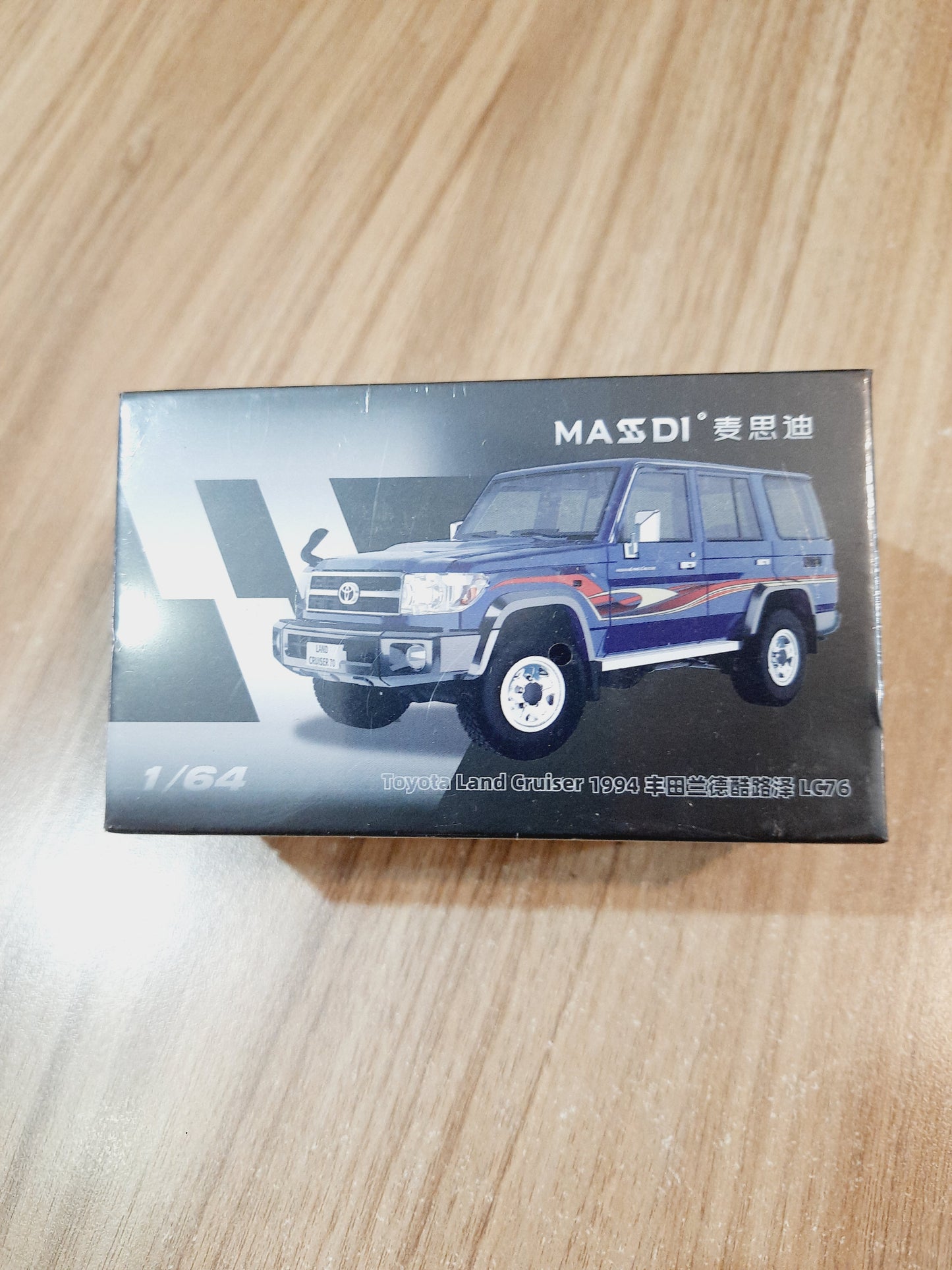 Massdi Toyota Land Cruiser 1994 1:64 Diecast Scale Model LC76 TYT1908 (Blue)