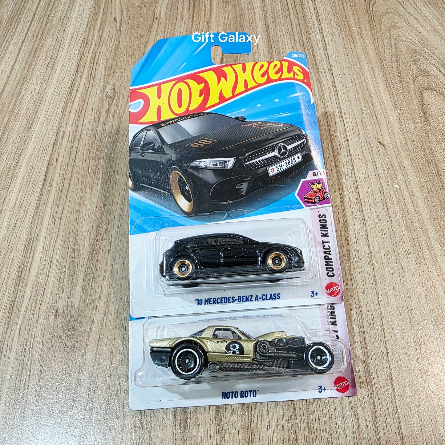 Hot Wheels 19 Mercedes Benz A Class & Hoto Roto