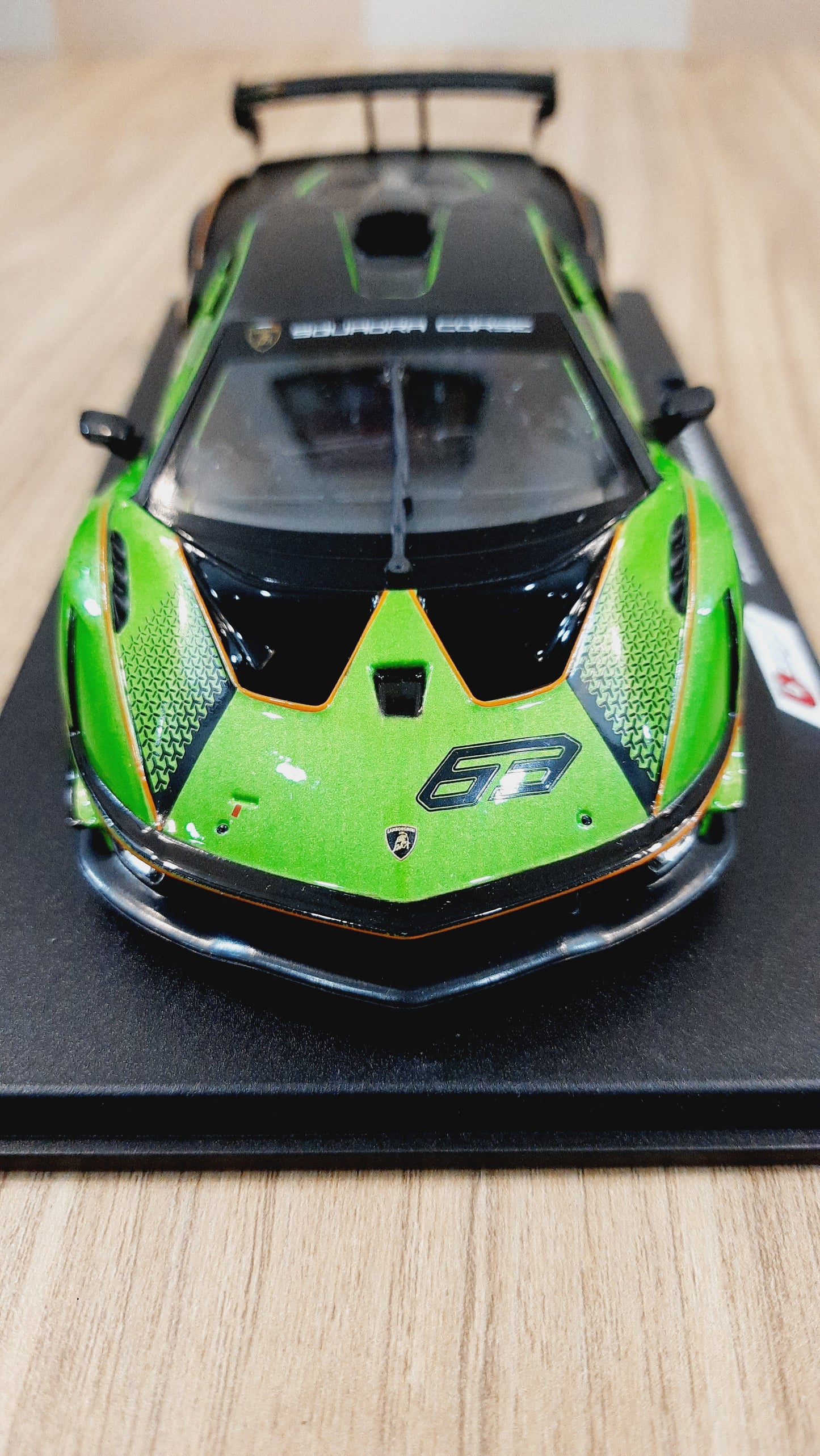 Bburago Lamborghini Essenza Scv12 Diecast Scale Model 1:24 (Green)