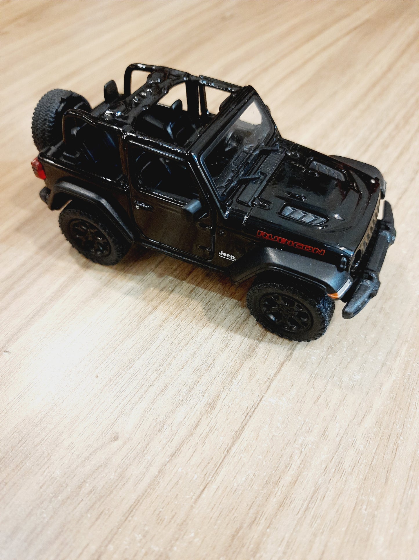 Kinsmart 2018 Jeep Wrangler Diecast Scale Model 1:34