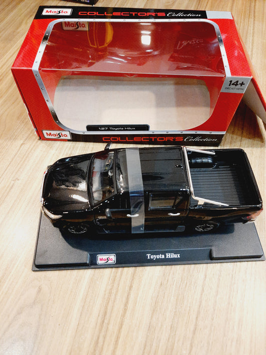 Maisto Toyota Hilux Diecast Scale Model 1:27