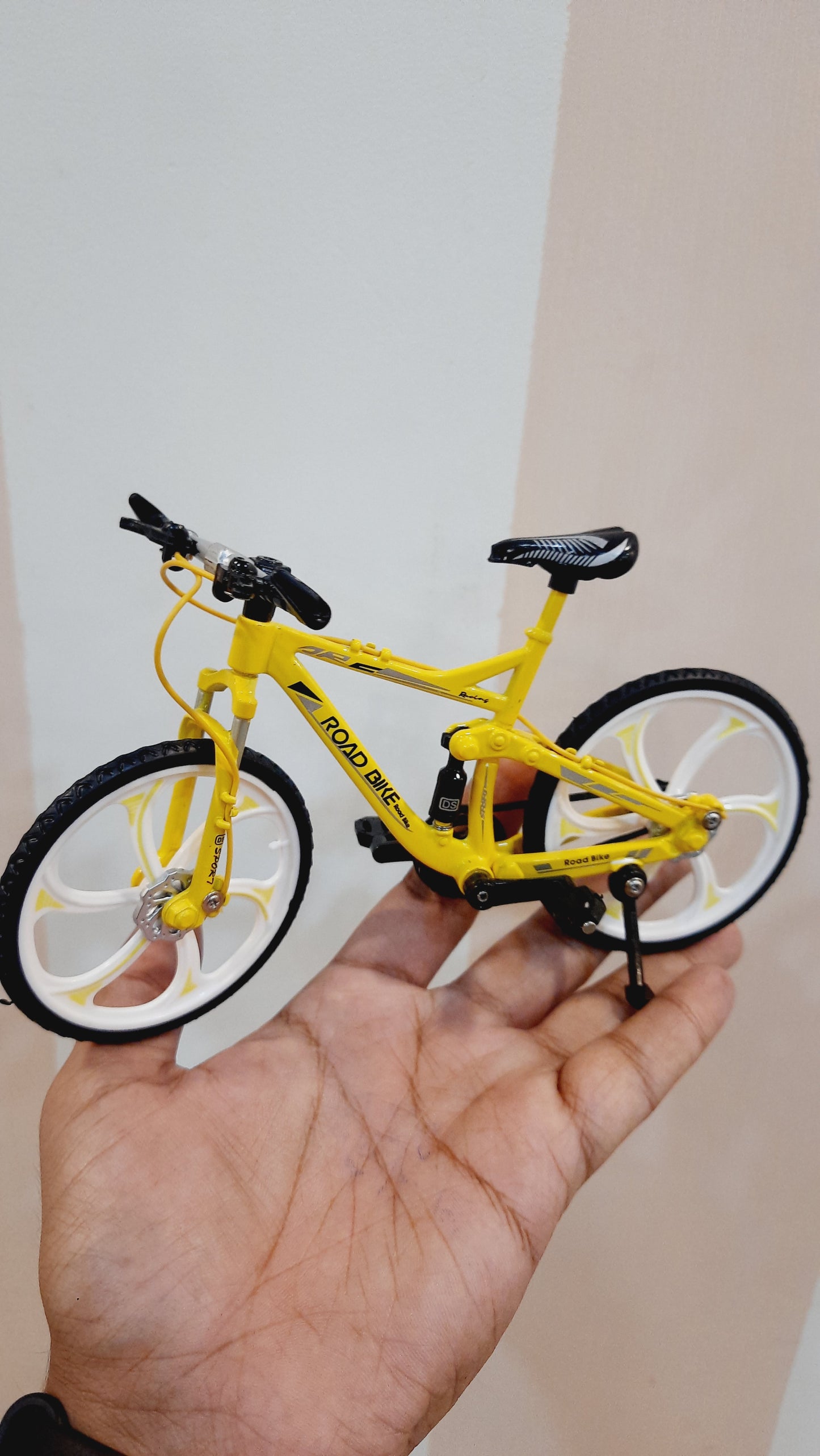 Diecast Metal Scale Model Bicycle Toy Racing Cycle Cross Mountain Bike for Kids 1:8