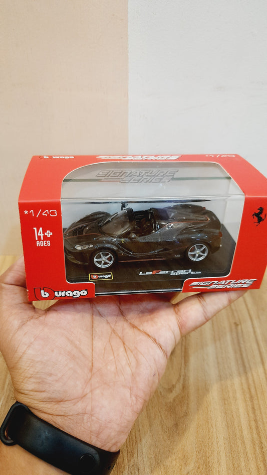 Bburago LaFerrari Aperta 1:43 diecast scale model