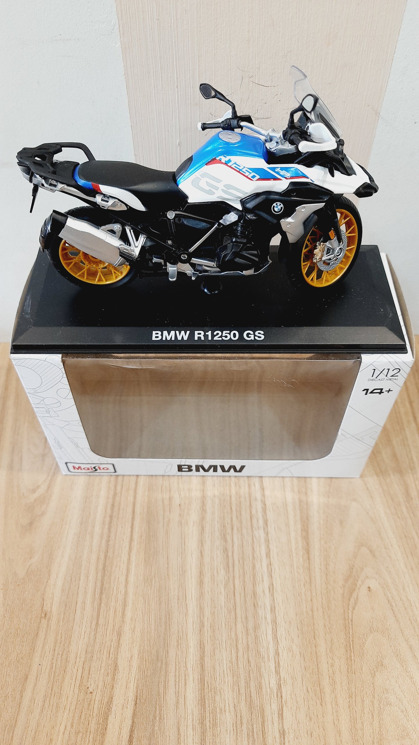 Maisto BMW R1250 GS Diecast Scale Model 1:12 Bike