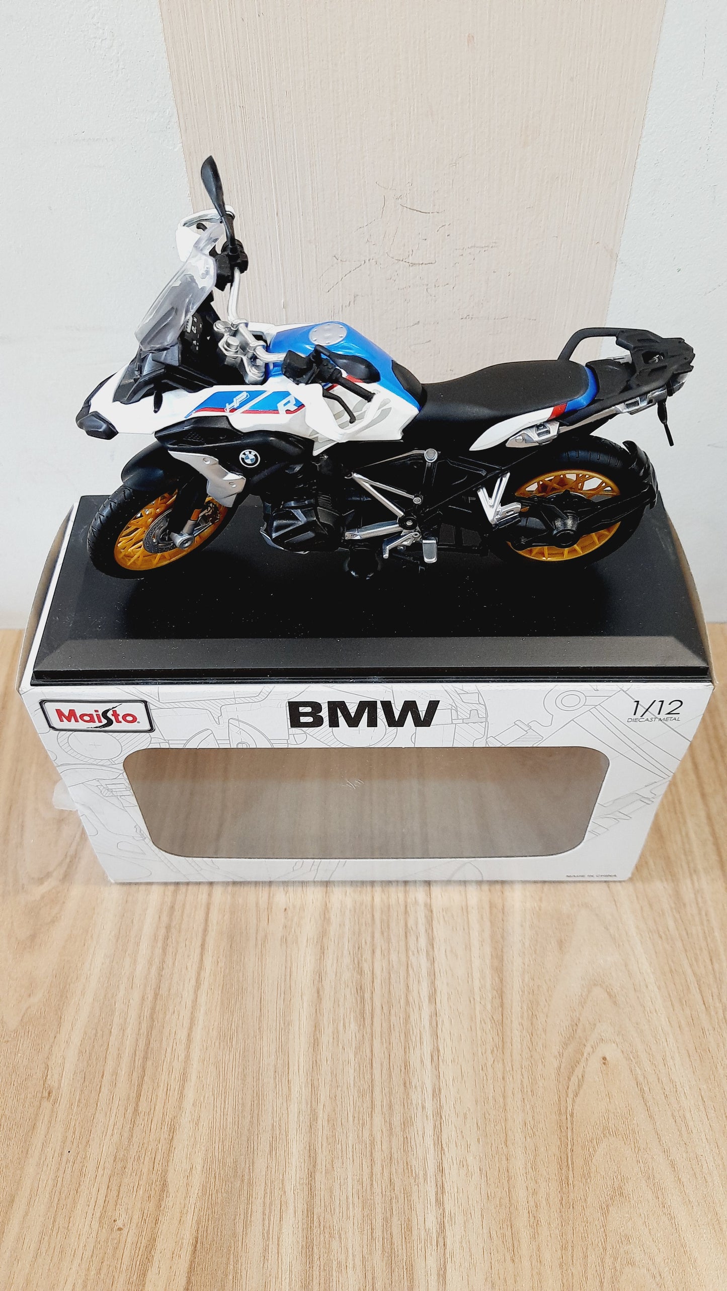 Maisto BMW R1250 GS Diecast Scale Model 1:12 Bike
