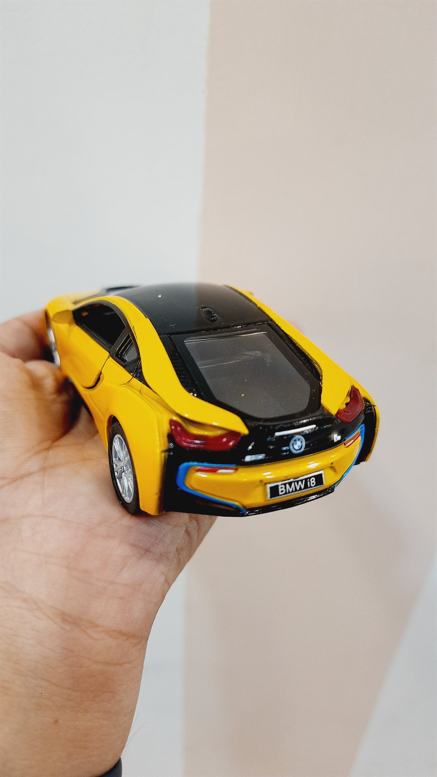 Kinsmart BMW i8 1:36 Diecast Scale Model