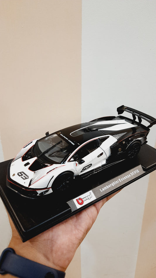 Bburago Lamborghini Essenza Scv12 Diecast Scale Model 1:24 (White)