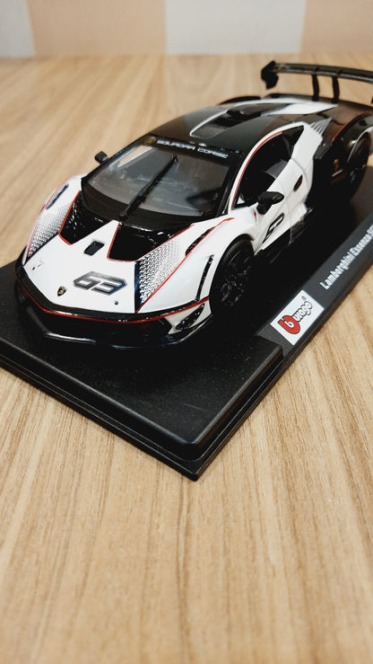 Bburago Lamborghini Essenza Scv12 Diecast Scale Model 1:24 (White)