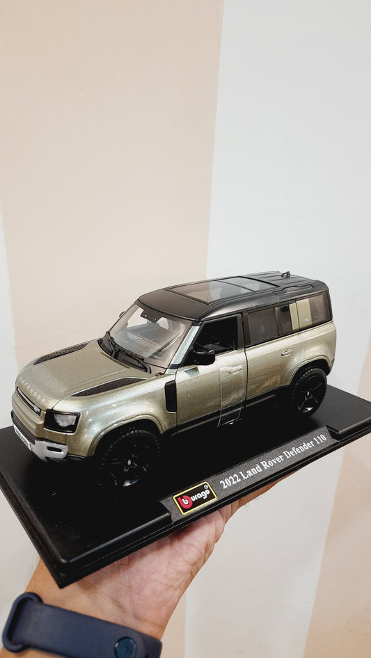 Bburago 2022 Land Rover Defender 110 Diecast Scale 1 :24 Model