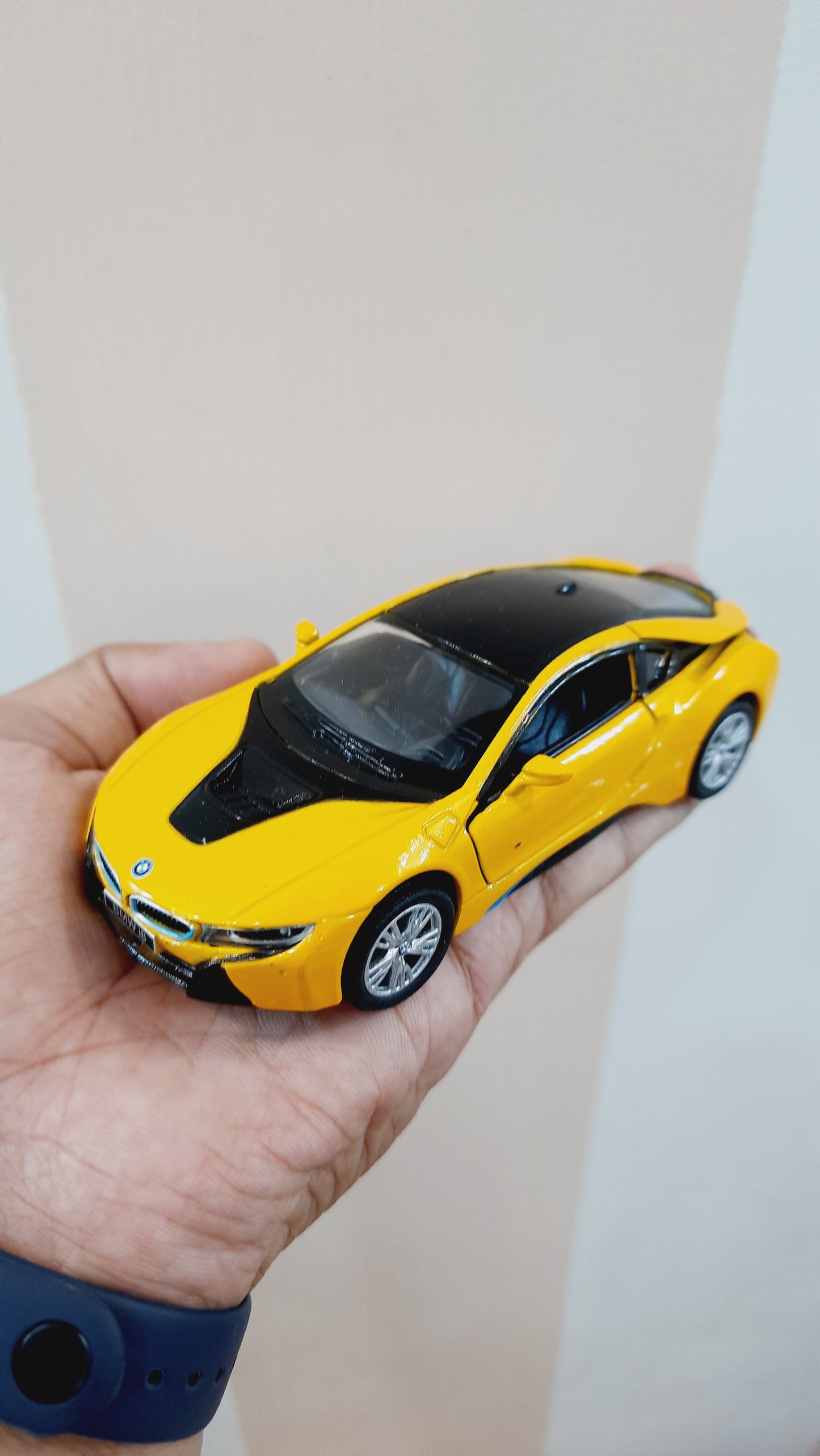 Kinsmart BMW i8 1:36 Diecast Scale Model