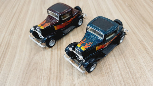 Kinsmart 1932 Ford 3 Window Coupe Diecast Scale Model 1:34 (minor scratch)