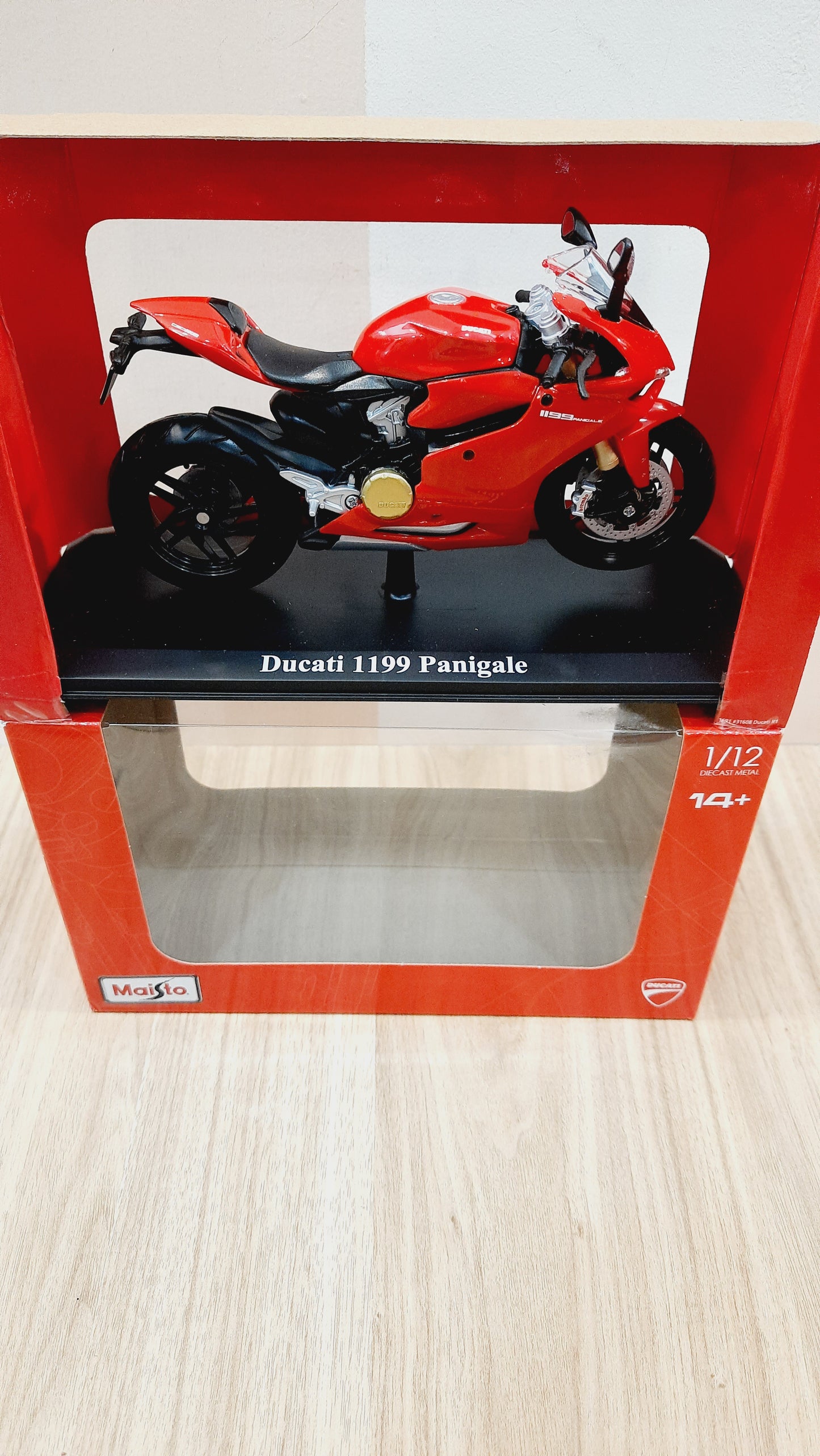 Maisto Ducati 1199 Panigale Diecast Scale Model 1:12 Bike