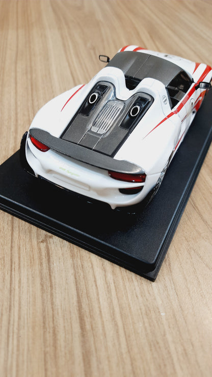 Bburago Porsche 918 Weissach Diecast Scale Model 1:24