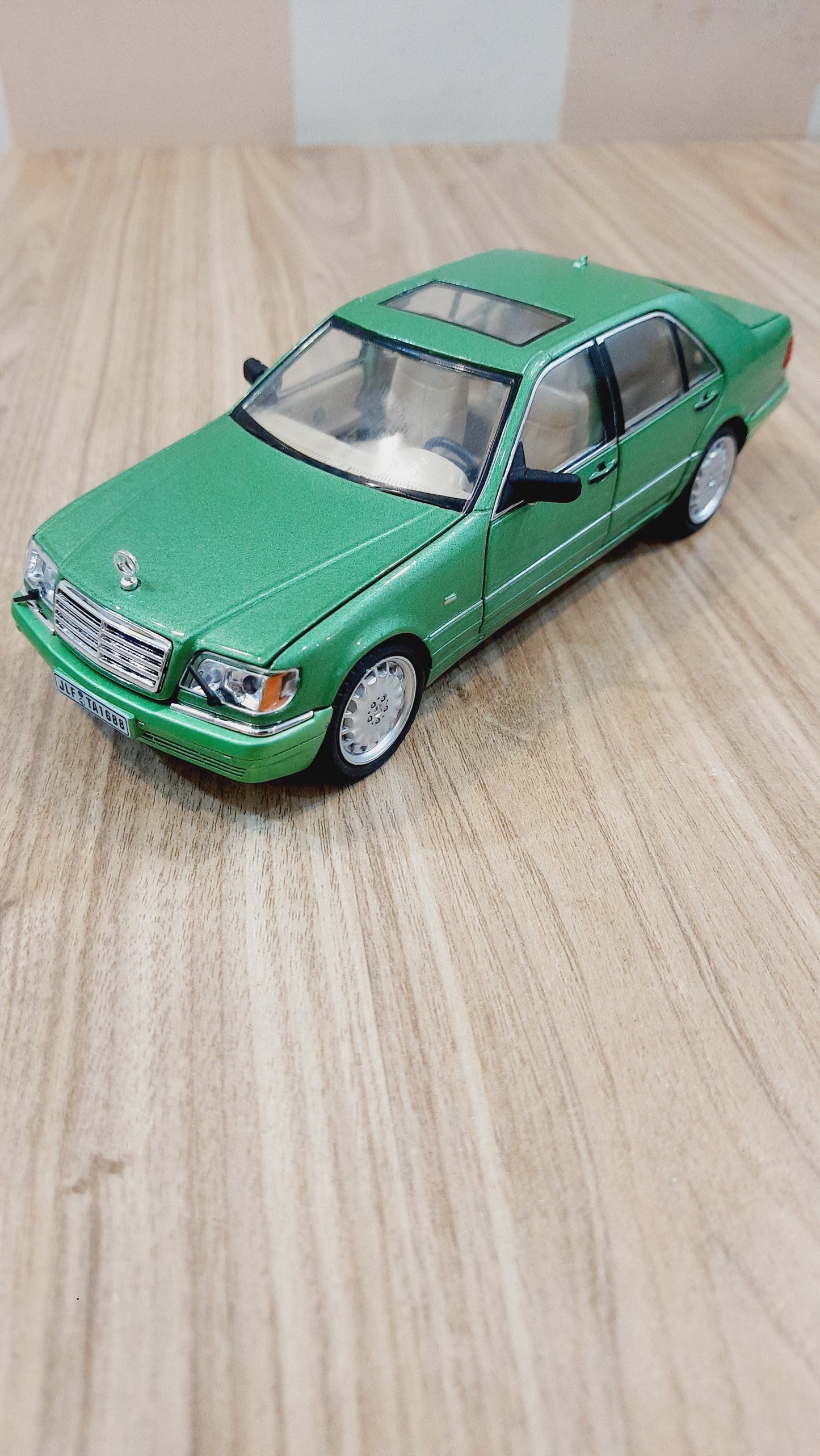 Mercedes Benz W140 Diecast Scale Model 1:24