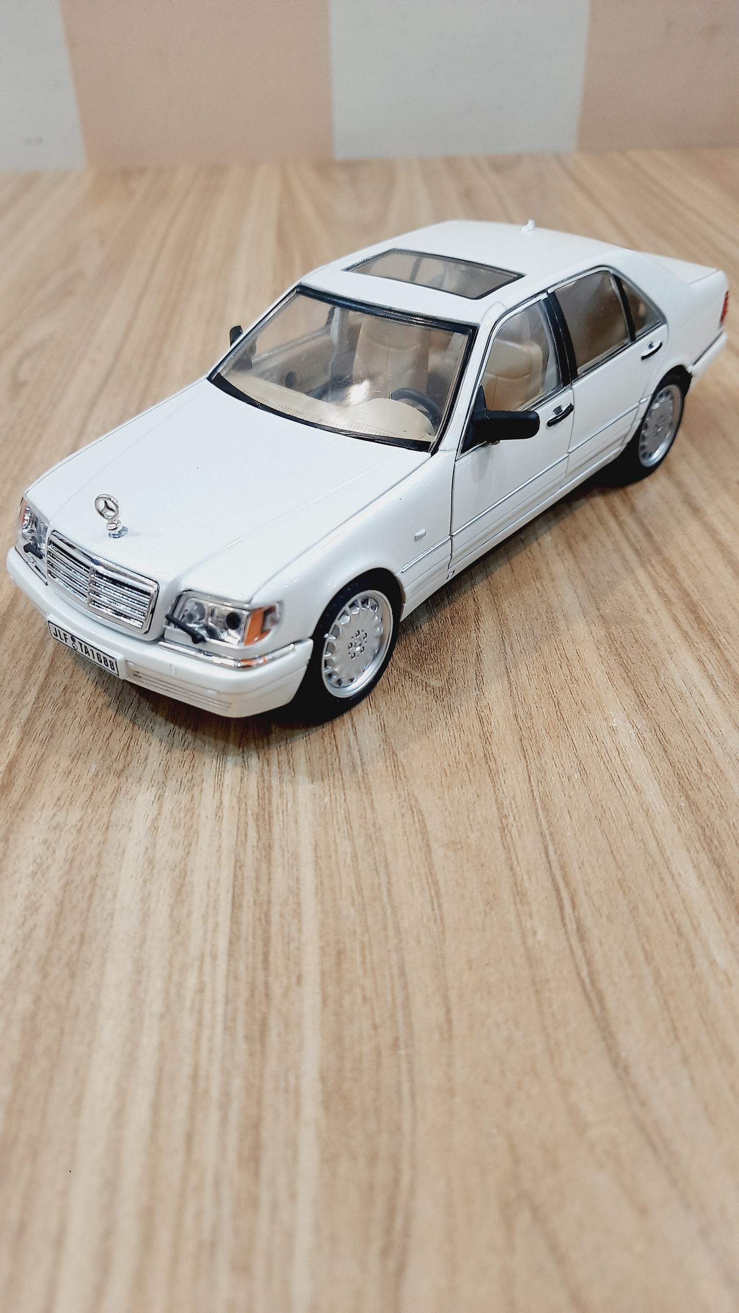 Mercedes Benz W140 Diecast Scale Model 1:24