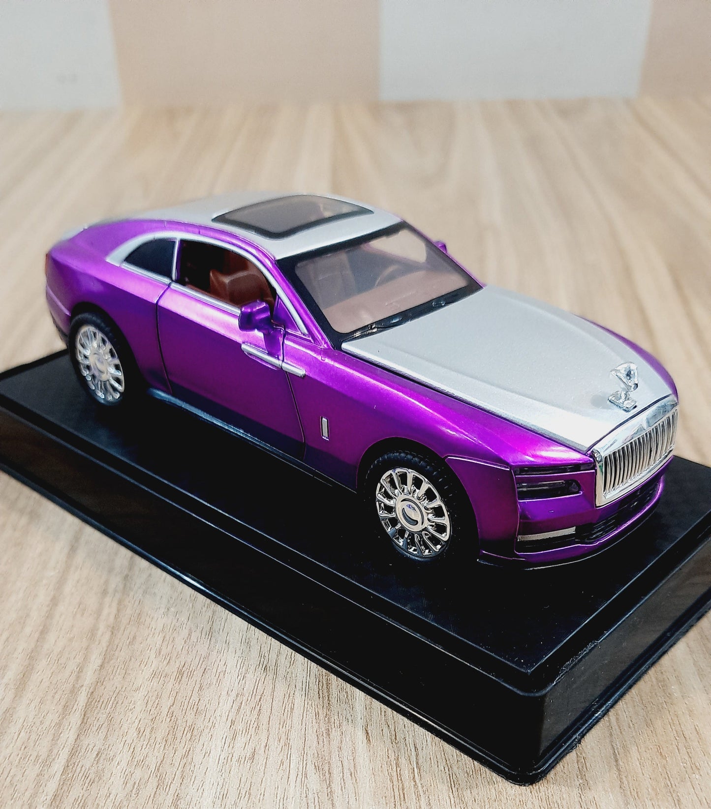 Rolls Royce Spectre Diecast Scale 1:32 by LJX Model