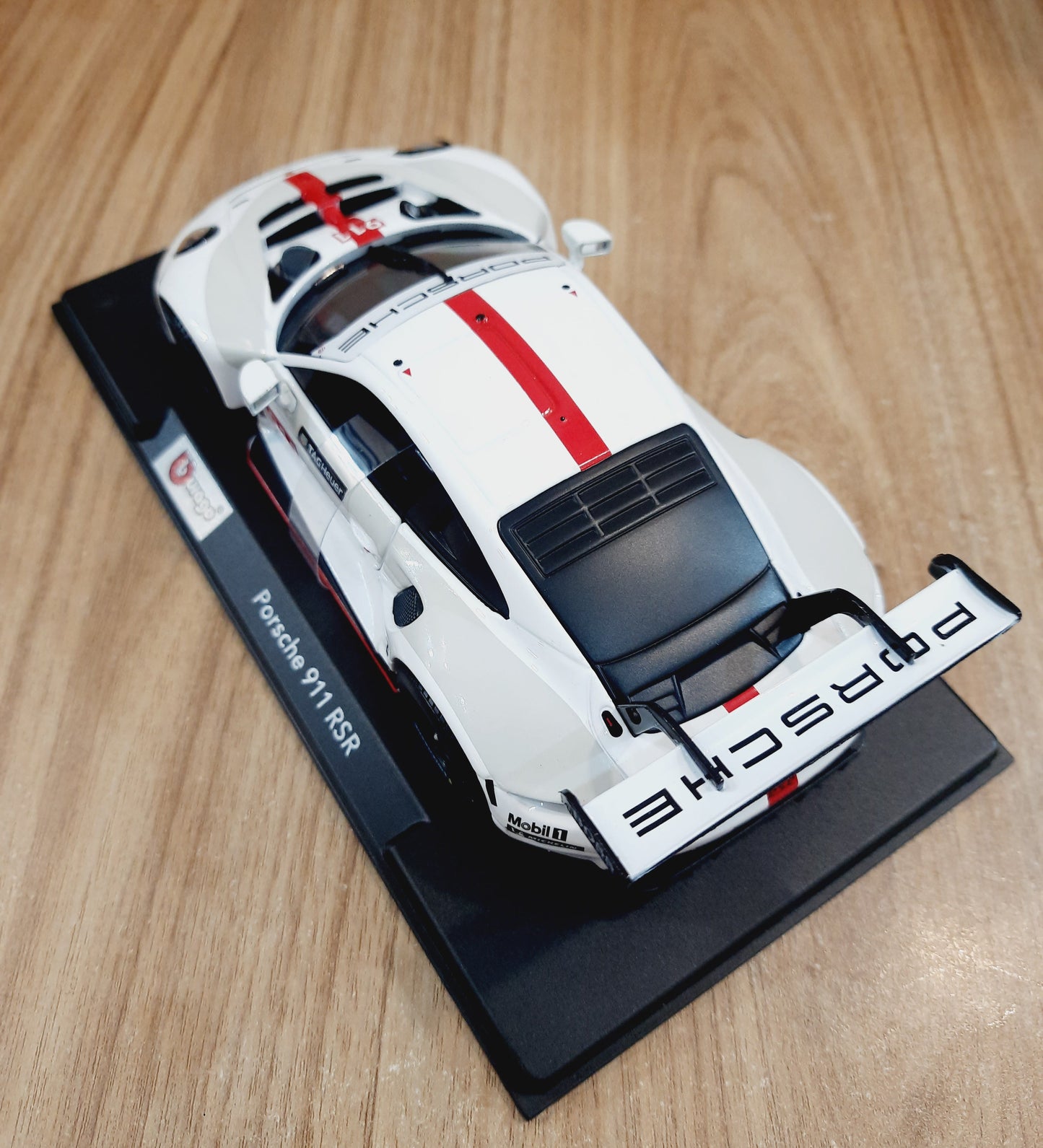 Bburago Porsche 911 RSR (White) Diecast Scale Model 1:24
