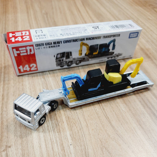 TOMICA 42 ISUZU GIGA HEAVY COSTRUCTION MACHINERY TRANSPORTER