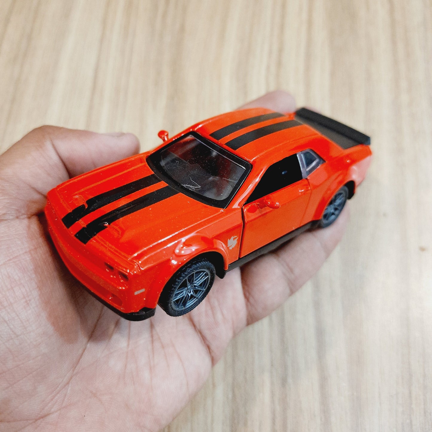 Dodge Diecast Scale Model Car 1:32