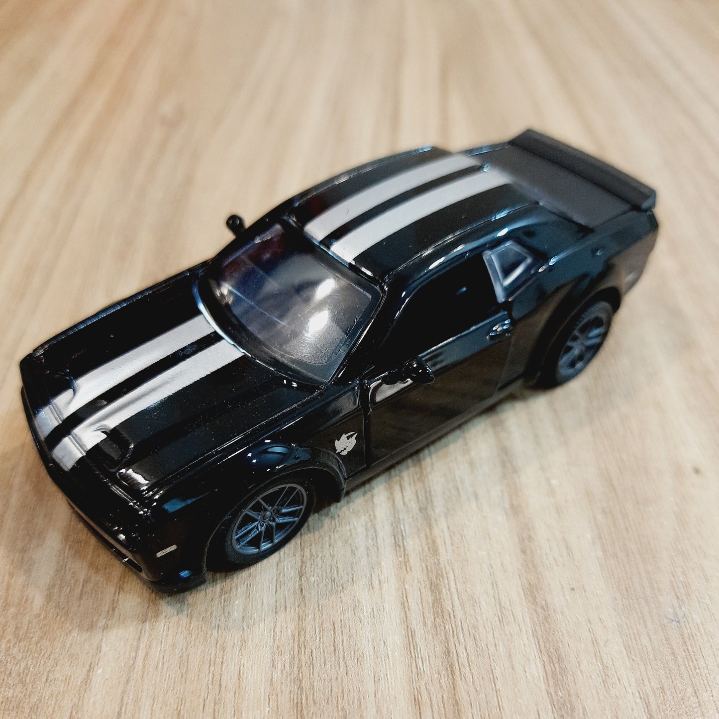 Dodge Diecast Scale Model Car 1:32