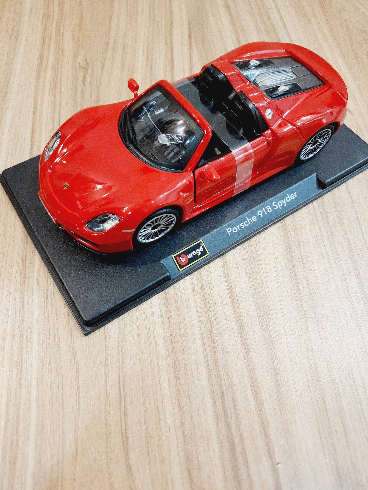 Bburago Porsche 918 Spyder Diecast Scale Model 1:24
