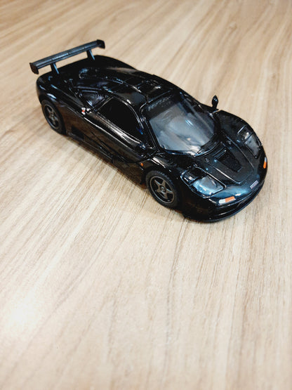 Kinsmart 1995 McLaren F1 GTR Diecast Scale Model 1:34
