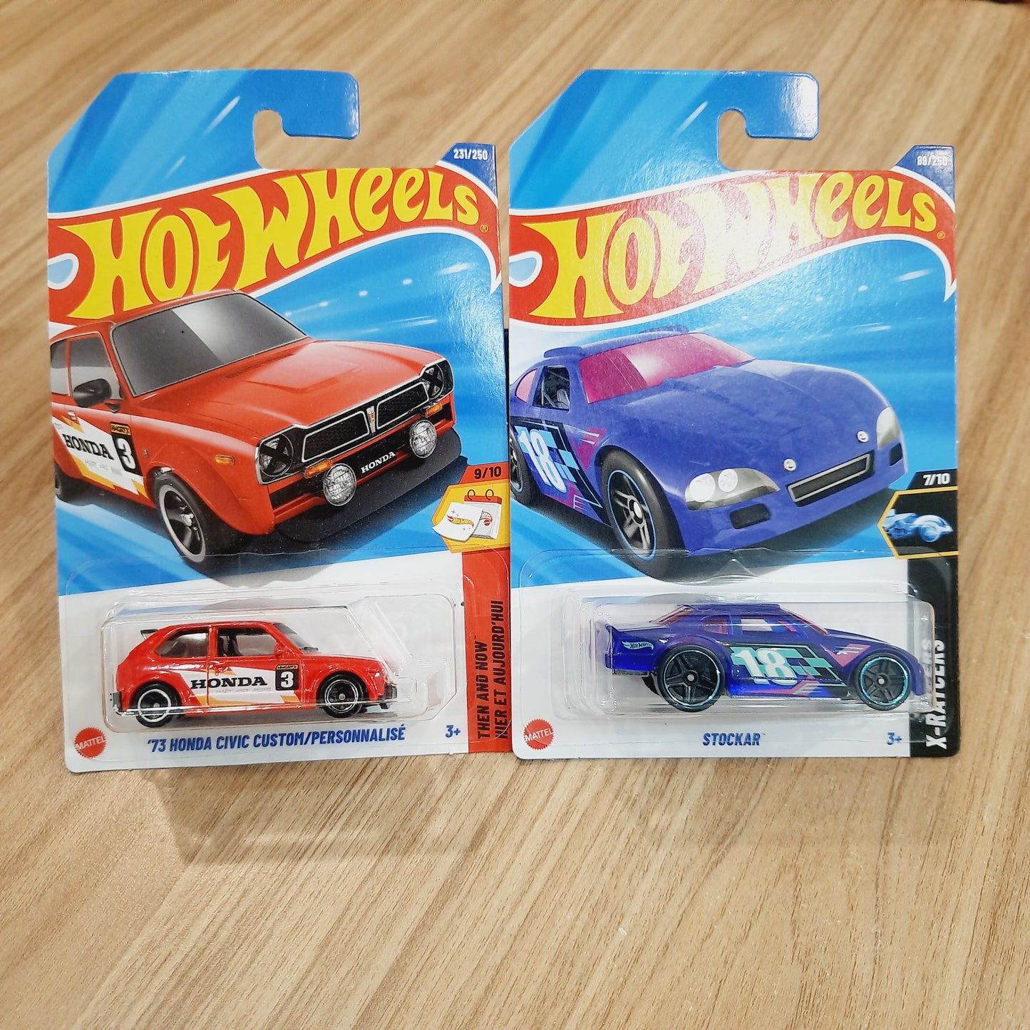 Hot Wheels '73 Honda Civic Custom/personnalise & Stockar (combo pack of 2)
