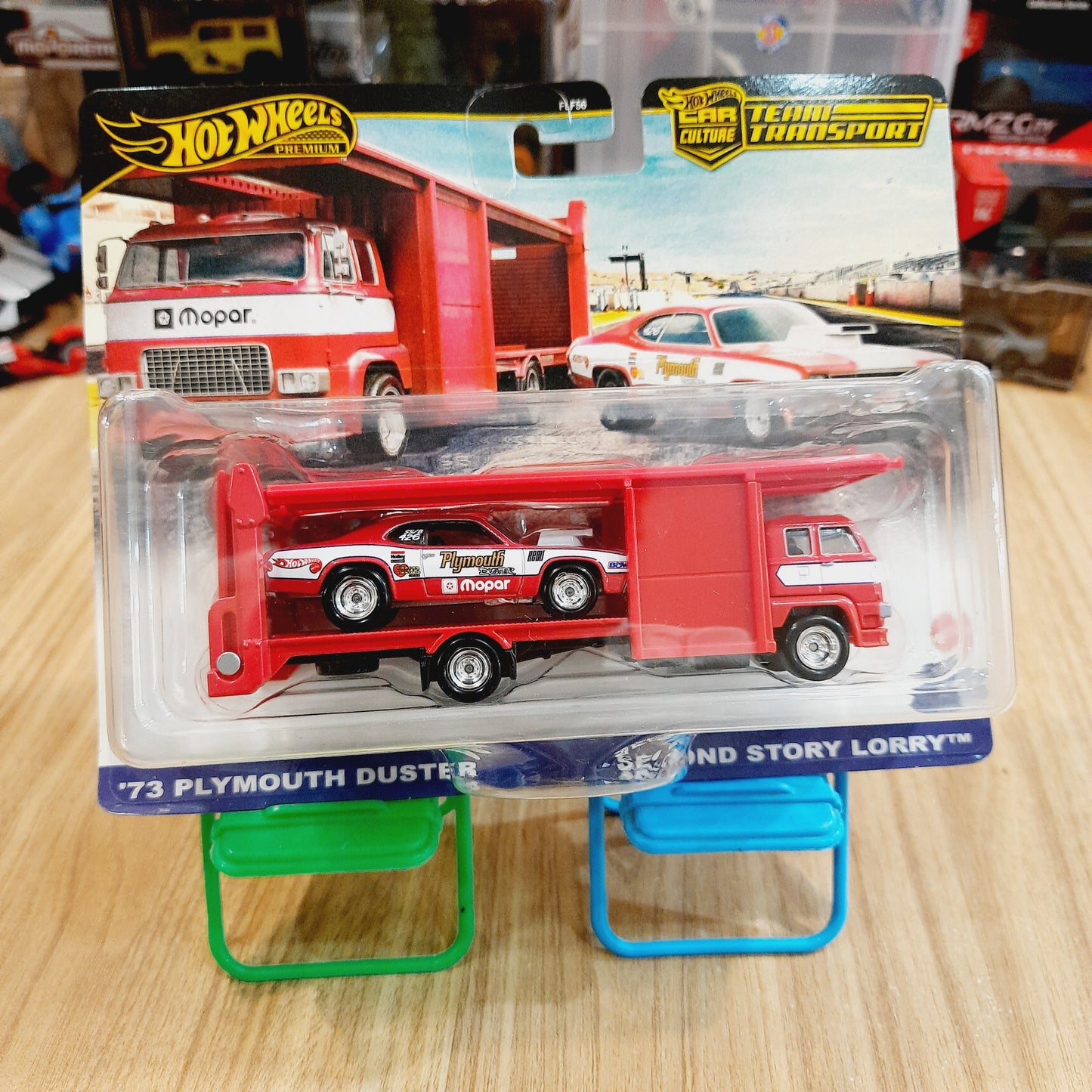 Hot Wheels Premium Car Culture Team Transport - 73 Plymouth Duster Second Story Lorry FLF56