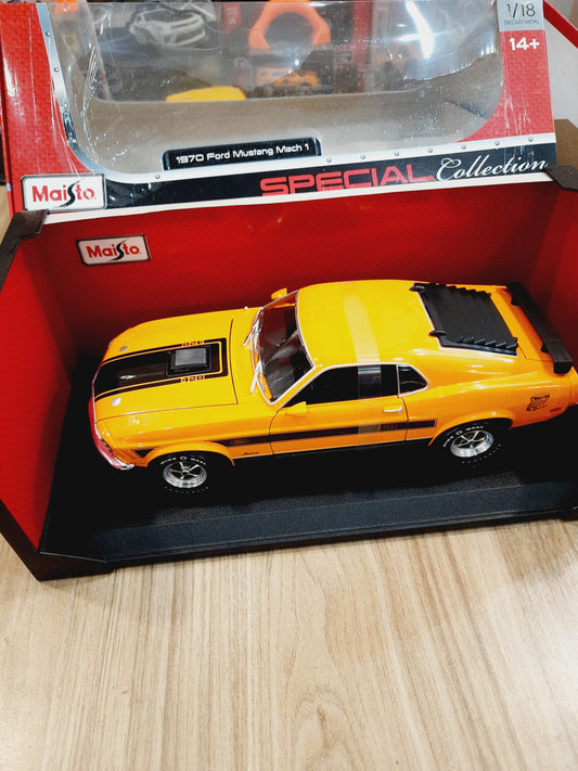Maisto 1970 Ford Mustang Mach 1 Diecast Scale Model 1:18 | Classic American Muscle Car Collectible