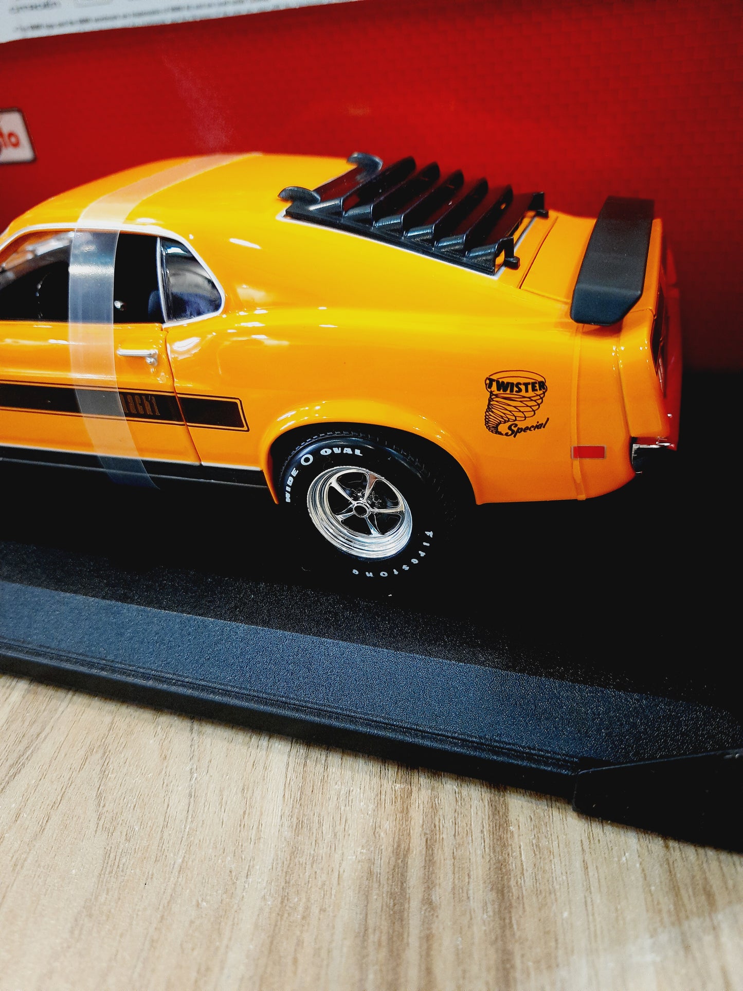 Maisto 1970 Ford Mustang Mach 1 Diecast Scale Model 1:18 | Classic American Muscle Car Collectible